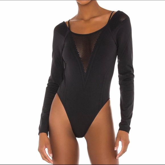 Nike Tops - NWT Women’s Nike City Ready Seamless Bodysuit